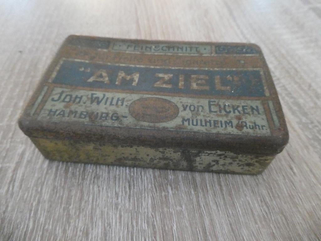 Am Ziel tabaksdoosje, Verzamelen, Rookartikelen, Aanstekers en Luciferdoosjes, Ophalen of Verzenden, Gebruikt, Tabaksdoos of Verpakking