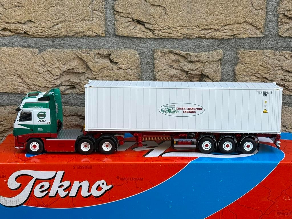 Tekno Knut Enger Volvo FH 700 koel container in doos, Hobby en Vrije tijd, Modelauto's | 1:50, Ophalen of Verzenden, Zo goed als nieuw
