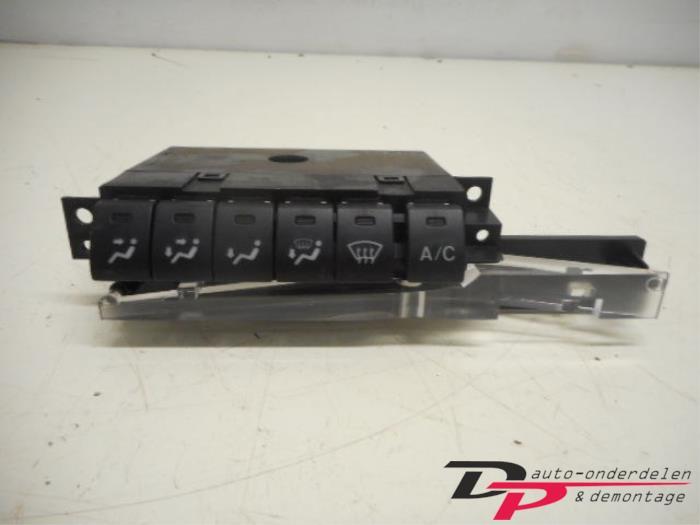 Kachel Bedieningspaneel van een Suzuki Baleno