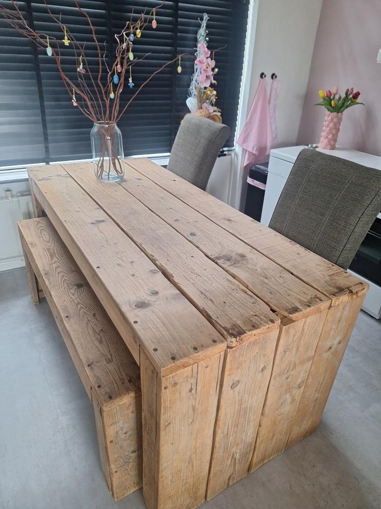 Steigerhout eettafel met bankje en 2 stoelen, Ophalen of Verzenden