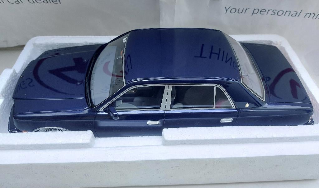 Ottomobile 1:18 Toyota Century V12 Stance 2008 blauw mica, Ophalen of Verzenden, Nieuw, Auto, OttOMobile