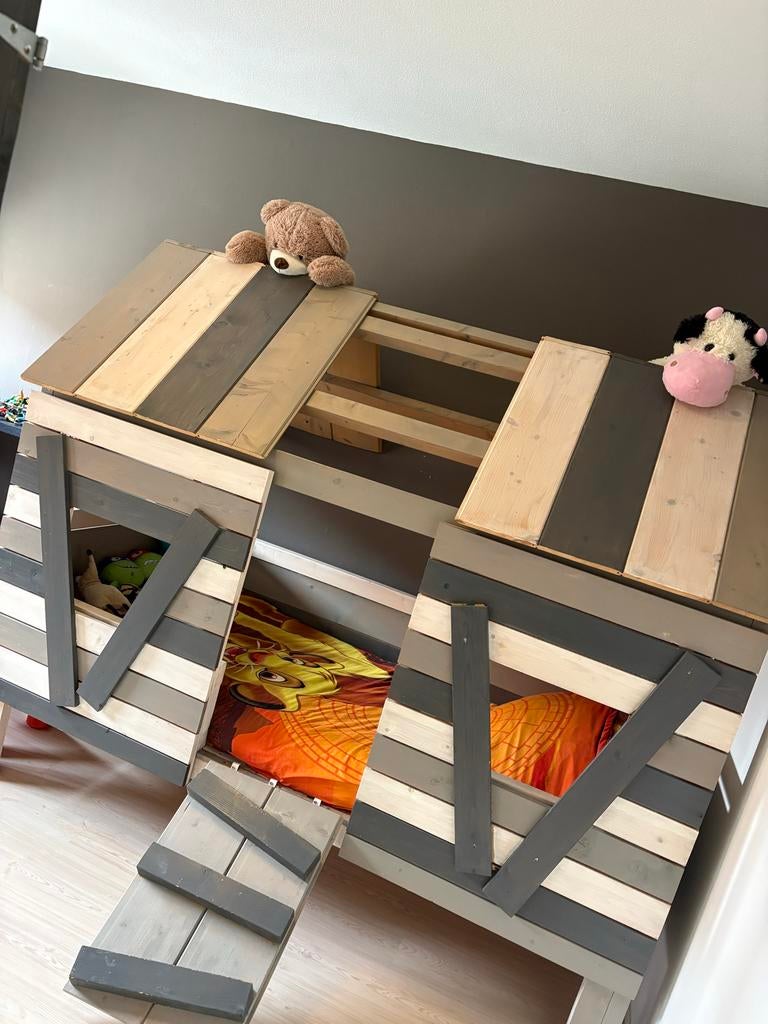 Complete Steigerhouten Kinderkamer Set: Kast, Bed, Bureau, Kinderen en Baby's, Kinderkamer | Complete kinderkamers, Ophalen, Gebruikt