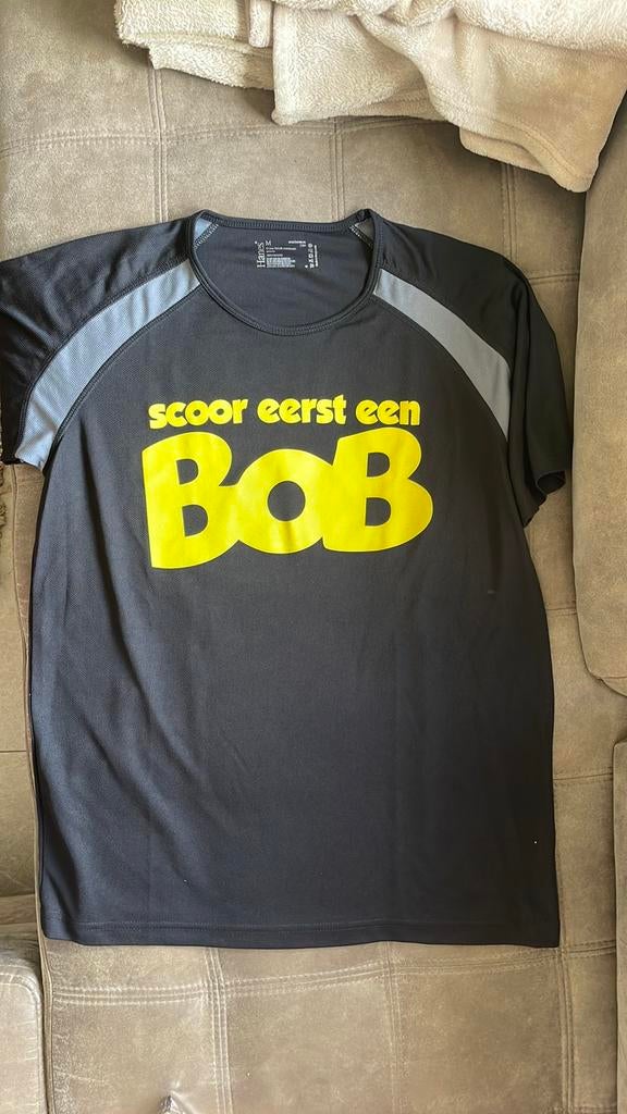 2 x Sportshirt maat M met gele tekst BOB, Maat 48/50 (M), Zwart, Ophalen of Verzenden, Zo goed als nieuw