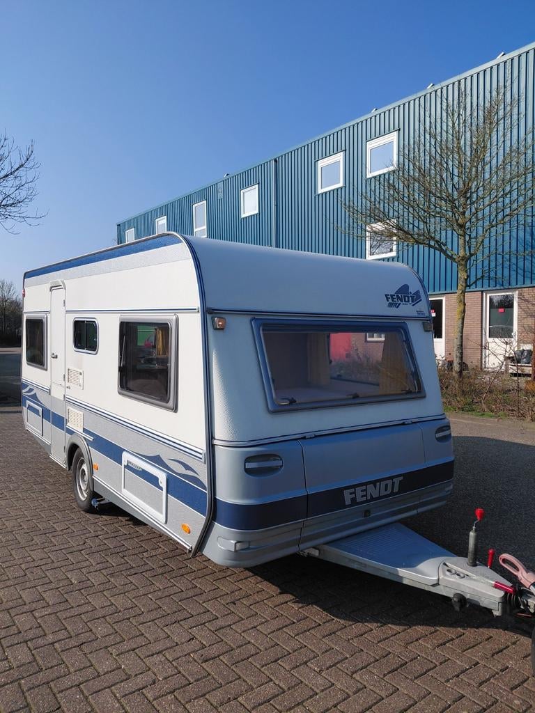 PAASACTIE!! Te koop in Schagen Fendt caravan 2002 type 470 Q, Dwarsbed, Particulier, Kachel, Fendt