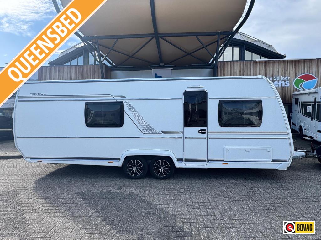 Fendt Tendenza 650 SFD 2024 MEGA RUIM + LUXE!!!, Caravans en Kamperen, Caravans, Standaardzit, 7 tot 8 meter, Bedrijf, Fendt