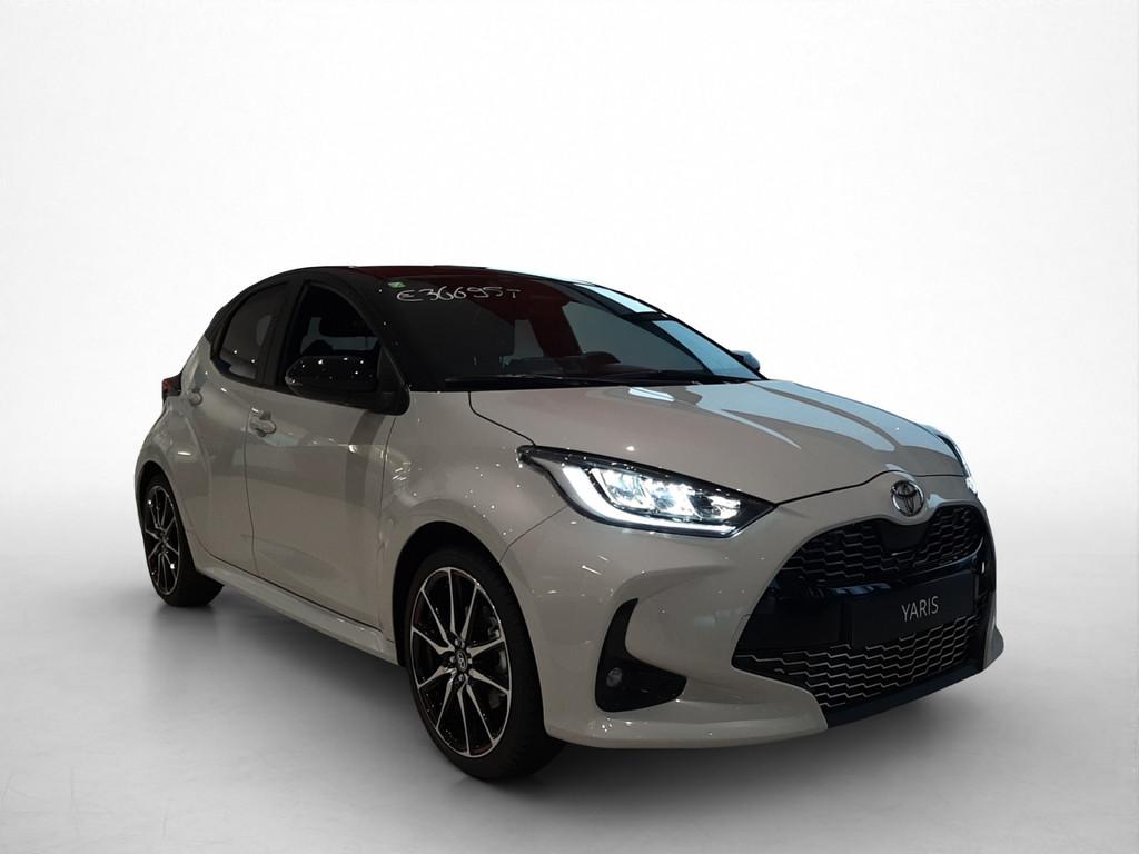 Toyota Yaris 1.5 Hybrid 130 GR Sport + (bj 2025, automaat), Auto's, Toyota, 12 maanden, 450 kg, Hybride Elektrisch/Benzine, Yaris