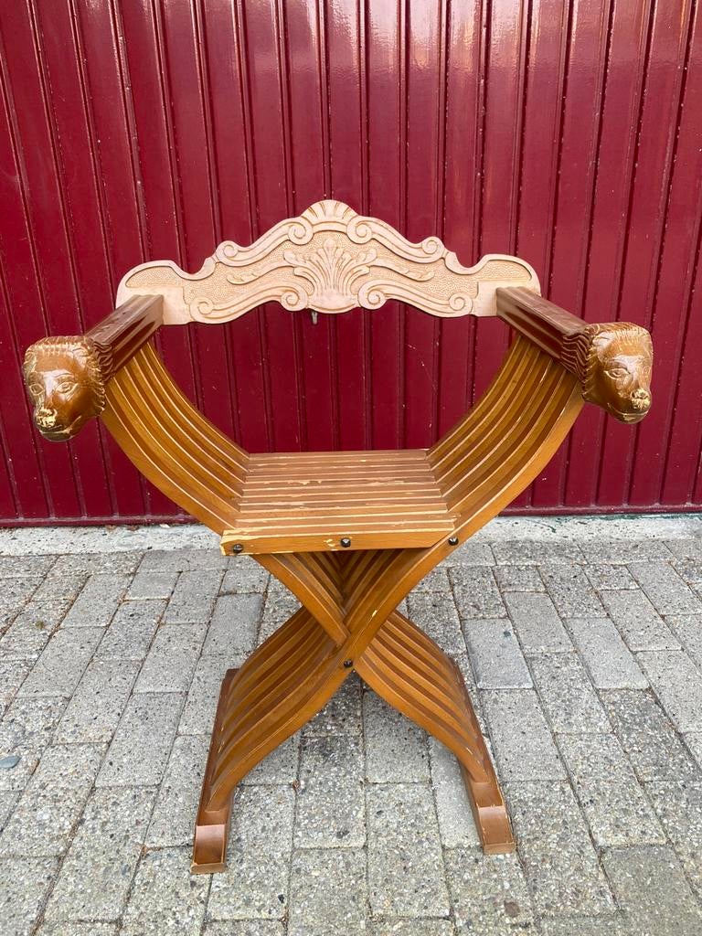 Houten kruk (2 stuks), Huis en Inrichting, Krukjes, Ophalen, Zo goed als nieuw, Hout