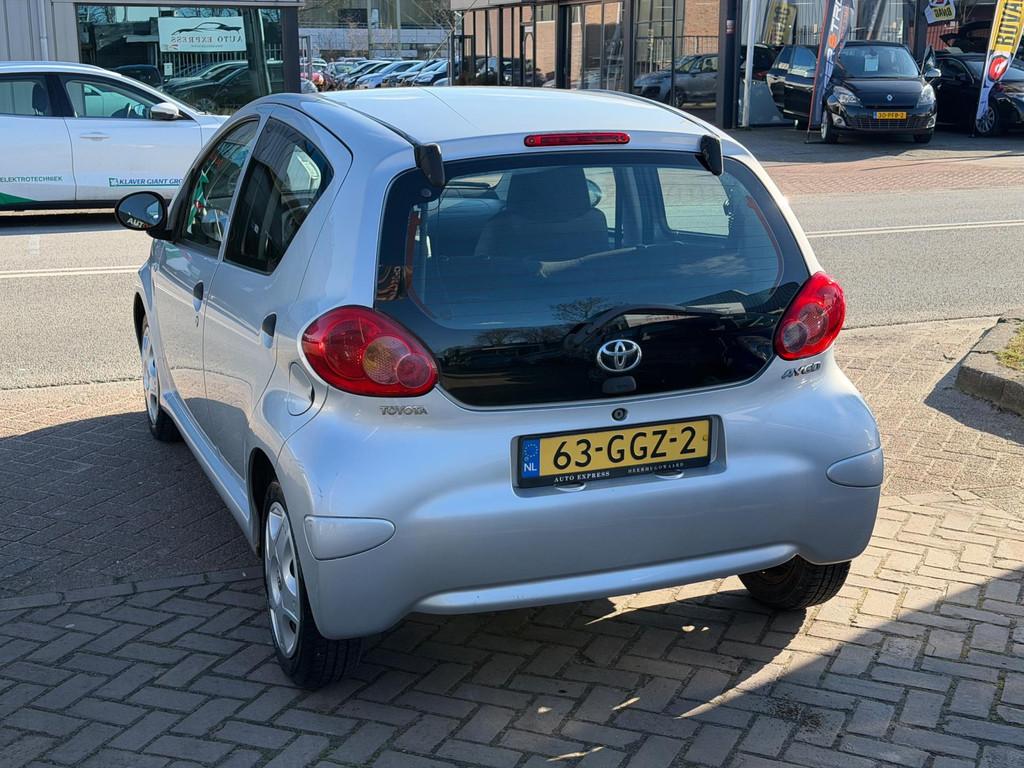 Toyota Aygo 1.0-12V/stuurbekrachtiging/Navi/Carplay/Nap/Apk/, Auto's, Gebruikt, 4 stoelen, 68 pk, Origineel Nederlands