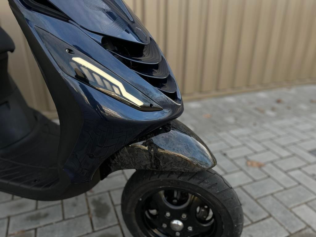 Piaggio Zip iGet SP Vork | 2020 | 3.100 km | Full opties, Ophalen, Maximaal 45 km/u, Zip, Zo goed als nieuw