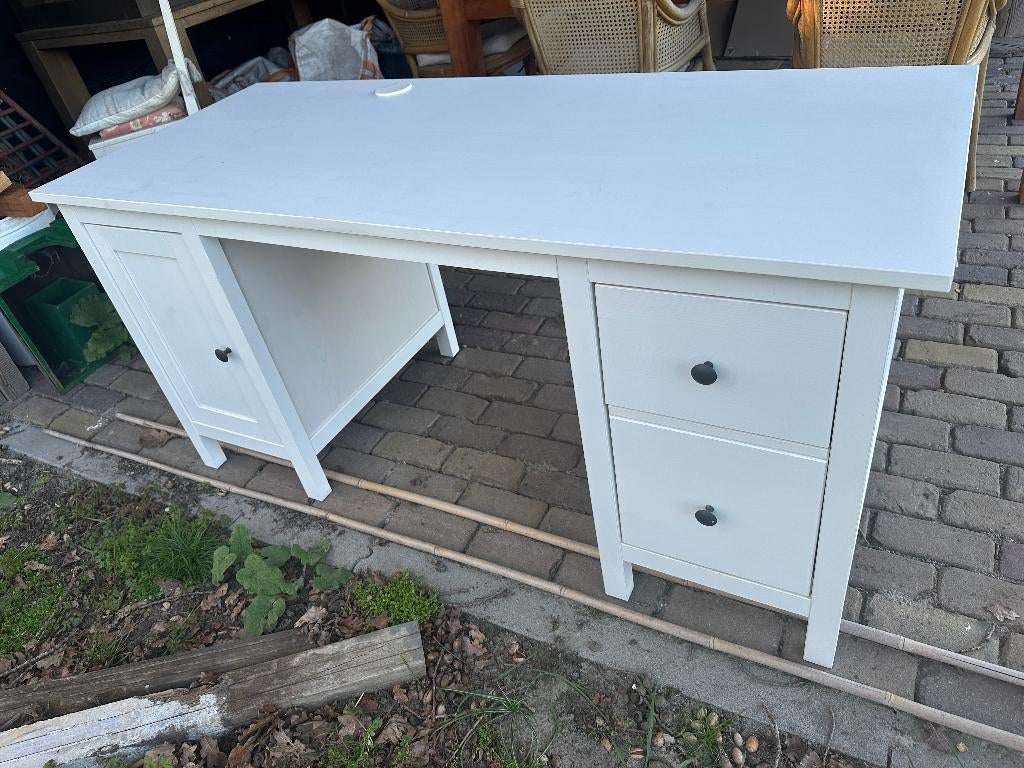 Bureau, Hemnes serie IKEA, Hout, Kabelgoot, Zo goed als nieuw, IKEA