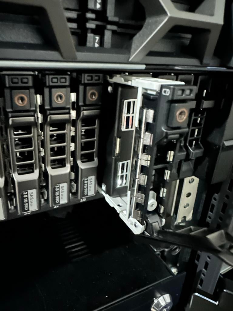 Dell EMC 3.84TB SAS SSD (24Gbps) – Enterprise – Nieuwstaat, Computers en Software, Harde schijven, Intern, SAS, Server, SSD