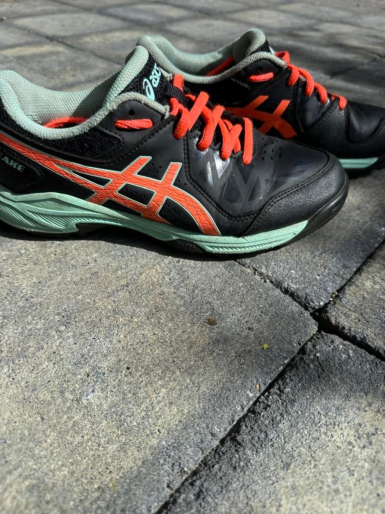 Asics veldschoenen of kunstgras maat 37, Sport en Fitness, Hockey, Ophalen of Verzenden, Gebruikt, Schoenen