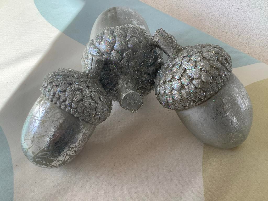 Zilverkleurige Eikels Decoratie Set - 3 Maten, Ophalen of Verzenden, Gebruikt