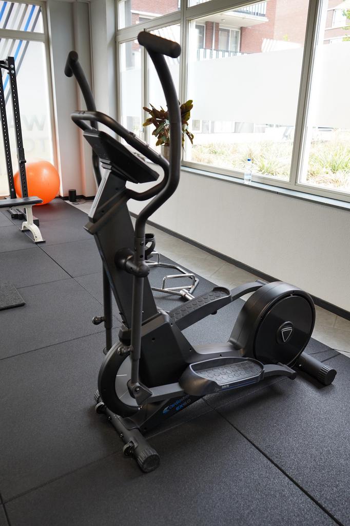 Crosstrainer – €50 – Werkt goed (lichte piep), Ophalen, Zo goed als nieuw, Overige typen