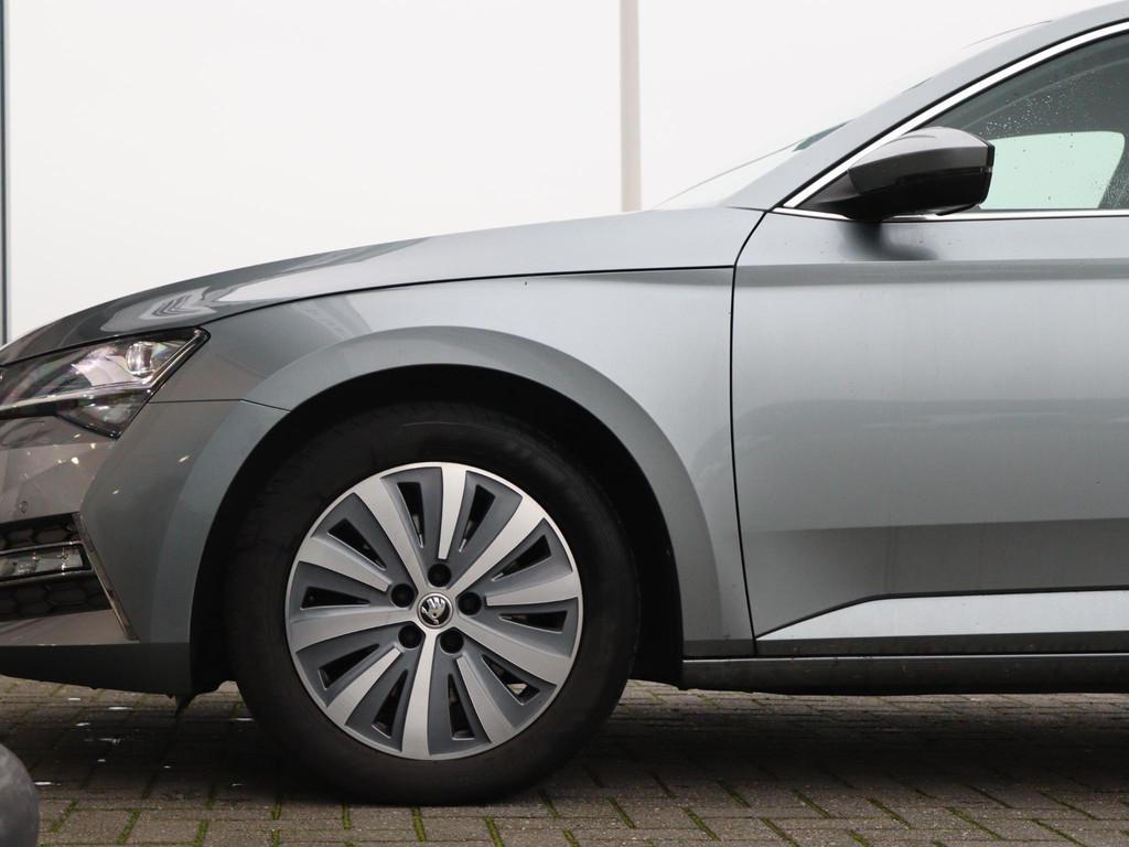 Skoda Superb Combi 1.4 TSI iV 218 pk DSG Style | Navigatie |, Stof, Gebruikt, 4 cilinders, Adaptive Cruise Control