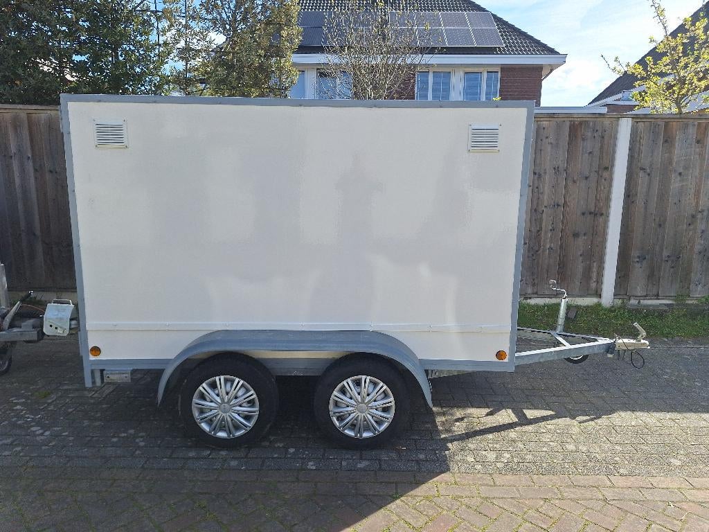 Gesloten aanhanger 750kg, Auto diversen, Ophalen, Zo goed als nieuw