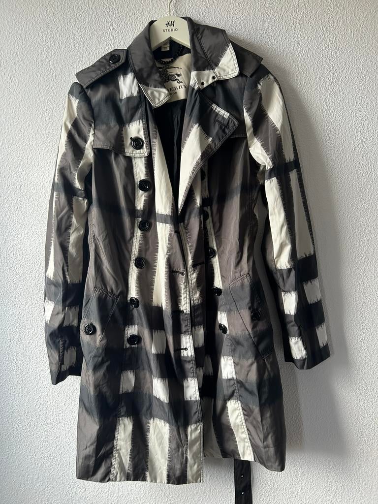 Burberry jas, Kleding | Dames, Ophalen of Verzenden, Zo goed als nieuw, Maat 38/40 (M), Zwart