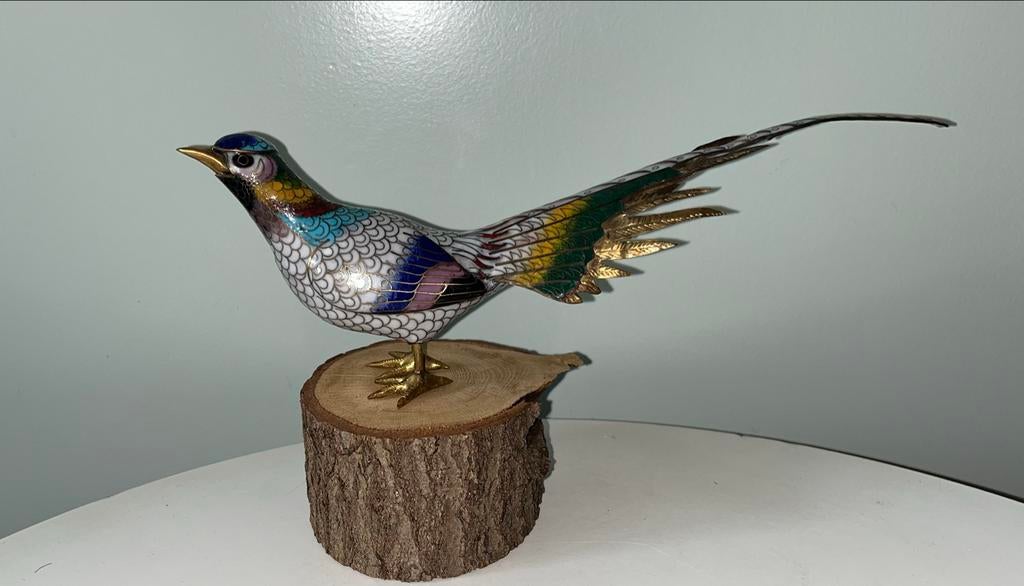 Kleurrijk vogelbeeldje op houten voet; cloisonné peacock, Verzamelen, Dierenverzamelingen, Gebruikt, Beeldje of Figuurtje, Vogel