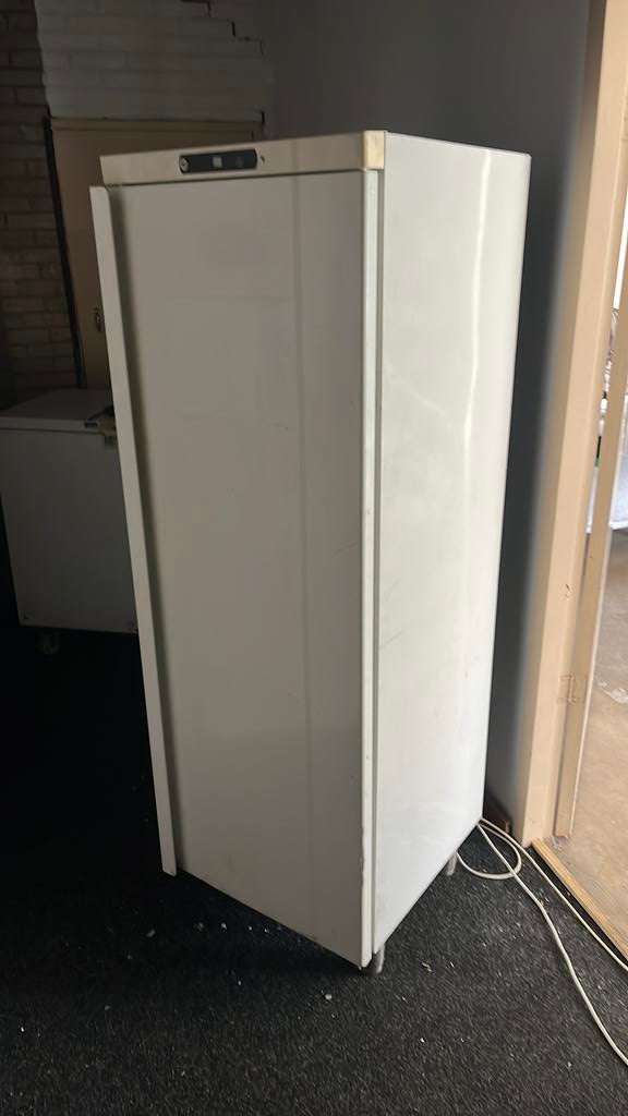 Vriezer staande 6 rekken Gram model, Ophalen, Zonder vriesvak, 200 liter of meer, 60 cm of meer