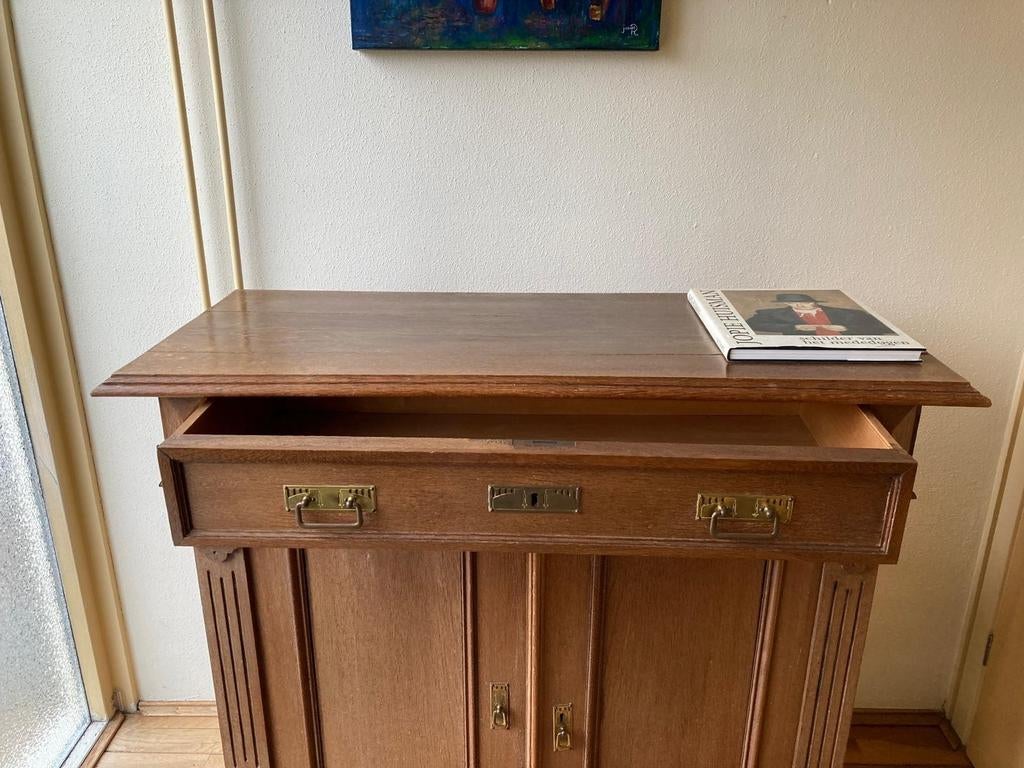 Mooi (hal) kastje, Ophalen of Verzenden, Zo goed als nieuw