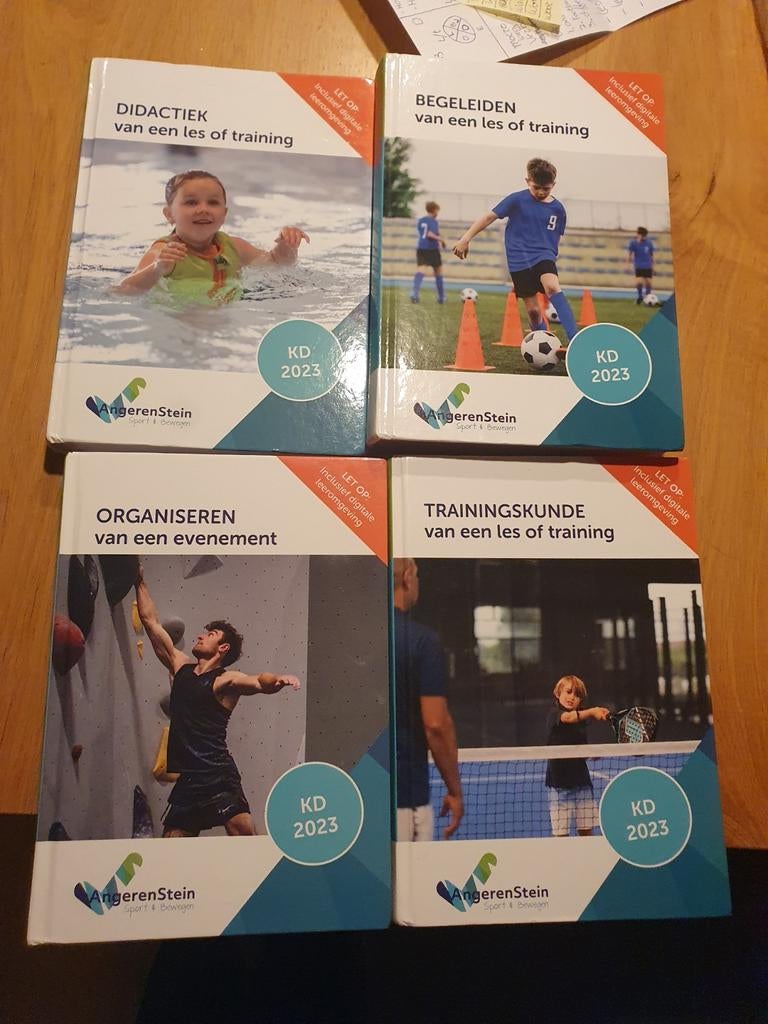 MBO Boeken Sport en Bewegen (4 delen) - Angerenstein KD 2023, Boeken, Ophalen of Verzenden, Zo goed als nieuw, MBO, Angerenstein