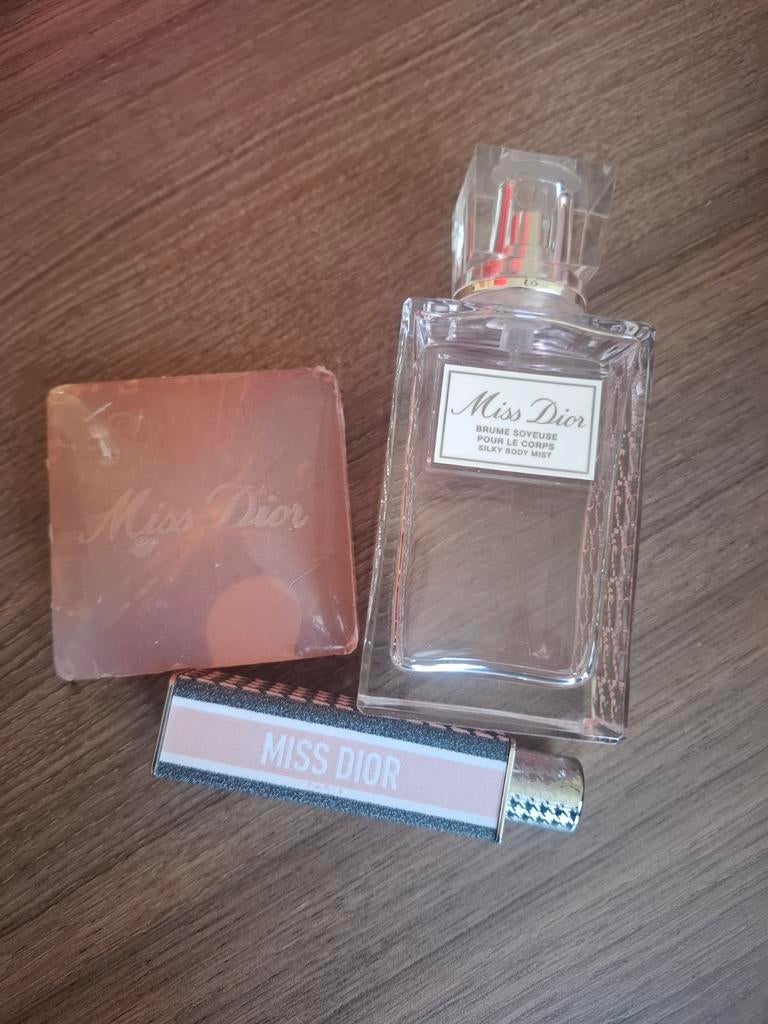 Miss Dior Setje: Zeepje, Body Mist & Parfum Stick, Ophalen of Verzenden, Nieuw