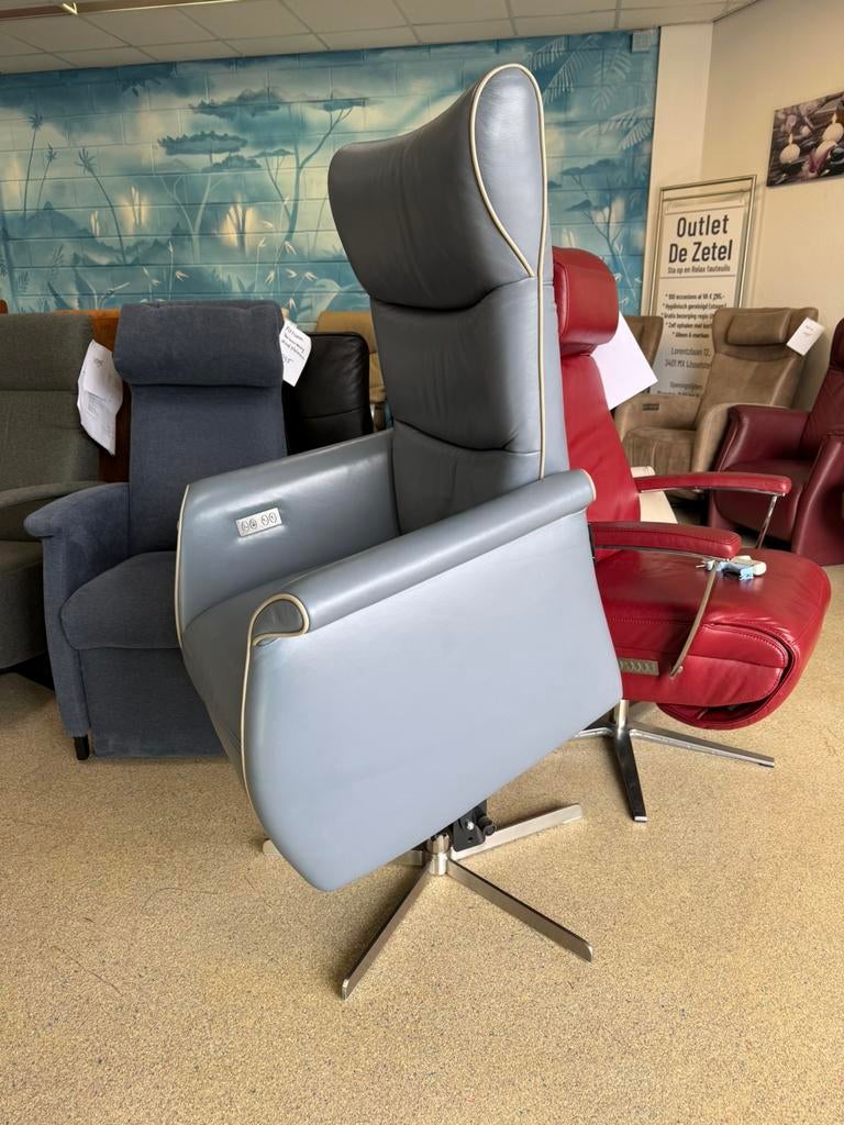 Prominent sta op elektrische relax stoel gratis bezorging, Ophalen of Verzenden, Zo goed als nieuw, Leer, Alleen Top merken velderhof prominent meubelzorg