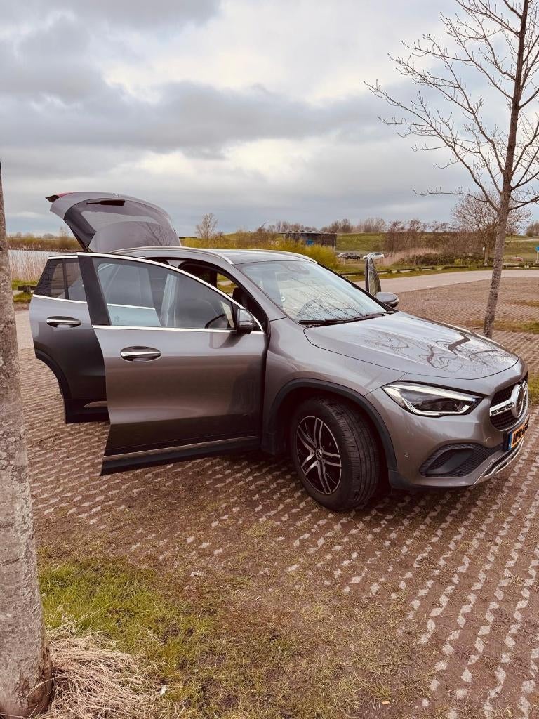 Mercedes-Benz GLA 250 e 218pk 8G-DCT 2021 Grijs, 1800 kg, 1675 kg, 160 pk, Leder en Stof