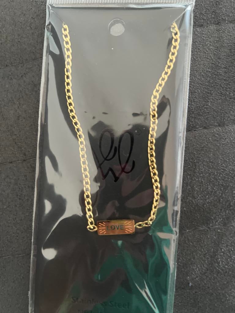 Nieuwe RVS ketting met 'Love' hanger, Nieuw, Ophalen of Verzenden, Goud, Overige materialen