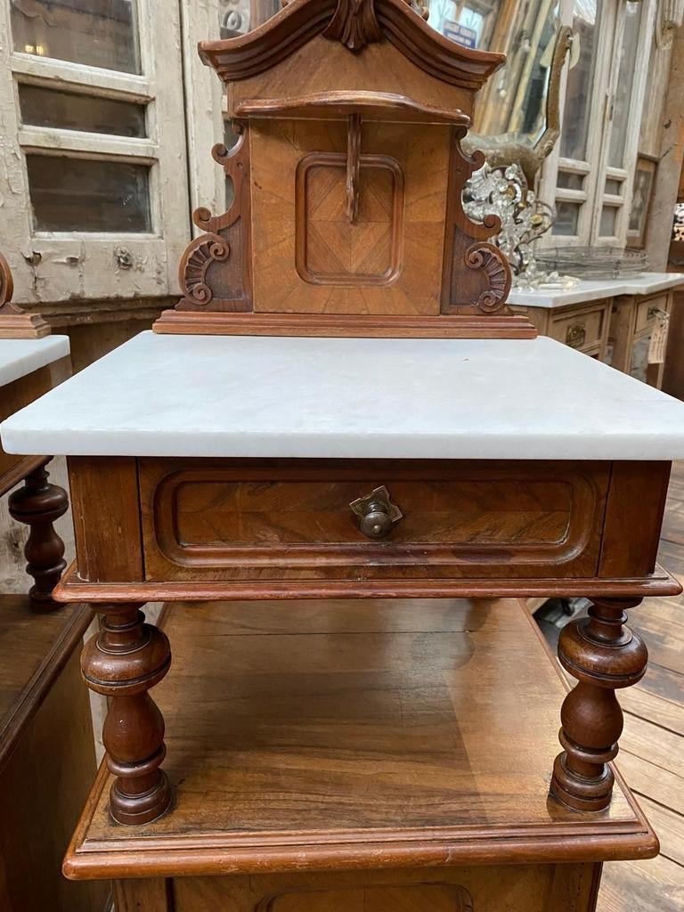 Twee sierlijke Franse kastjes nachtkastjes met marmer, Ophalen, Gebruikt, Minder dan 45 cm