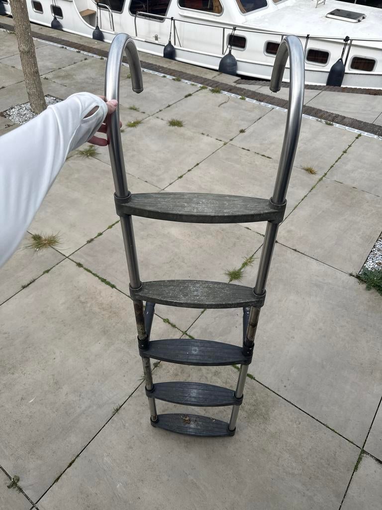 RVS bootladder met kunststof treden - 140 cm hoog, Ophalen of Verzenden, Gebruikt, Overige typen