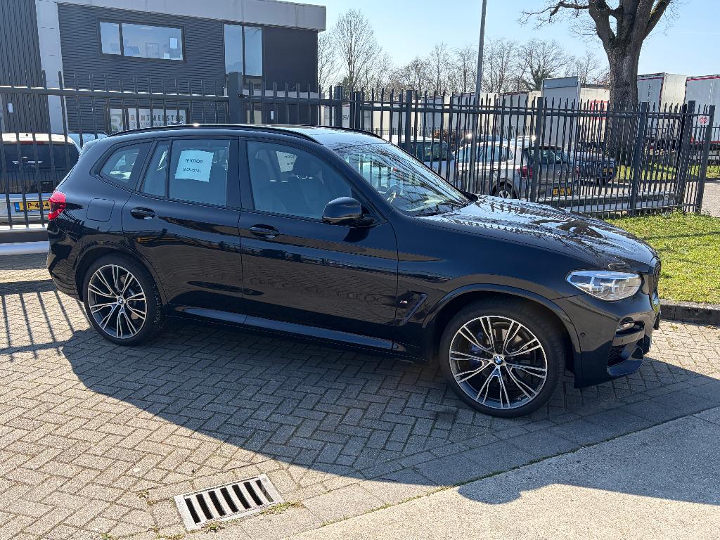 BMW X3 330e M Sport Pano | HUD | Harman K | Trekhaak | 21, 1998 cc, 4 cilinders, 38 km/l, Zwart
