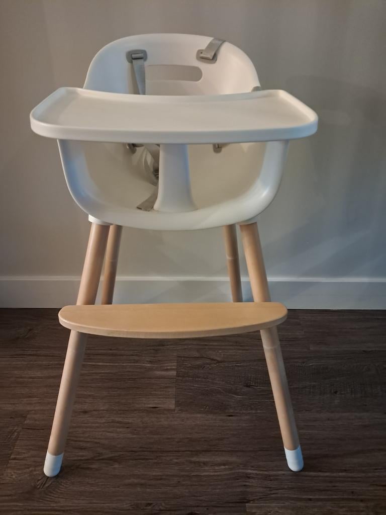 Qute Q-Smack Kinderstoel Wit, Ophalen, Zo goed als nieuw, Meegroeistoel, Gordel(s)