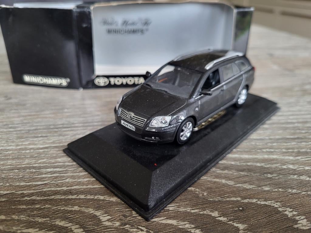 Toyota Avensis schaal 1:43 minichamps, Ophalen of Verzenden, Zo goed als nieuw, Auto, MiniChamps