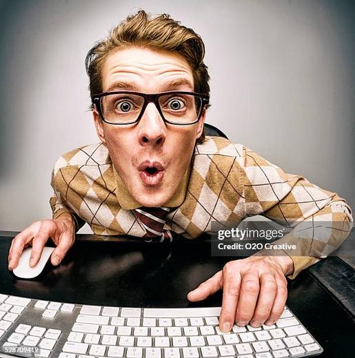 Ik ben op zoek voor oude of kapotte phones en laptops, Computers en Software, Windows Laptops, Ophalen, 2 tot 3 Ghz, Qwerty, 8 GB