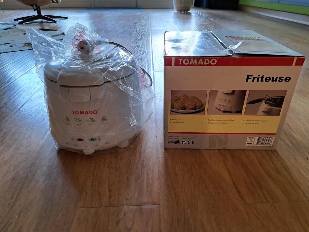 Tomado TM-1913, Witgoed en Apparatuur, Frituurpannen, 1 tot 2 liter, Ophalen of Verzenden, Nieuw, Uitneembare binnenpan