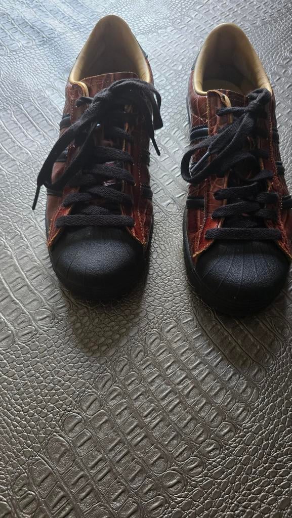 Adidas Superstar 39 1/3 croco motief leer bruin/rood, Ophalen of Verzenden