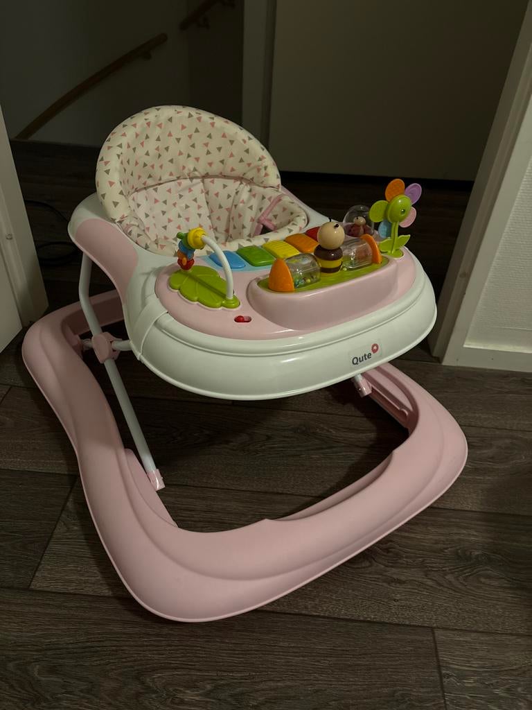 Roze loopstoel met speelpaneel - Zo goed als nieuw, Ophalen, Zo goed als nieuw, Overige typen, Met licht