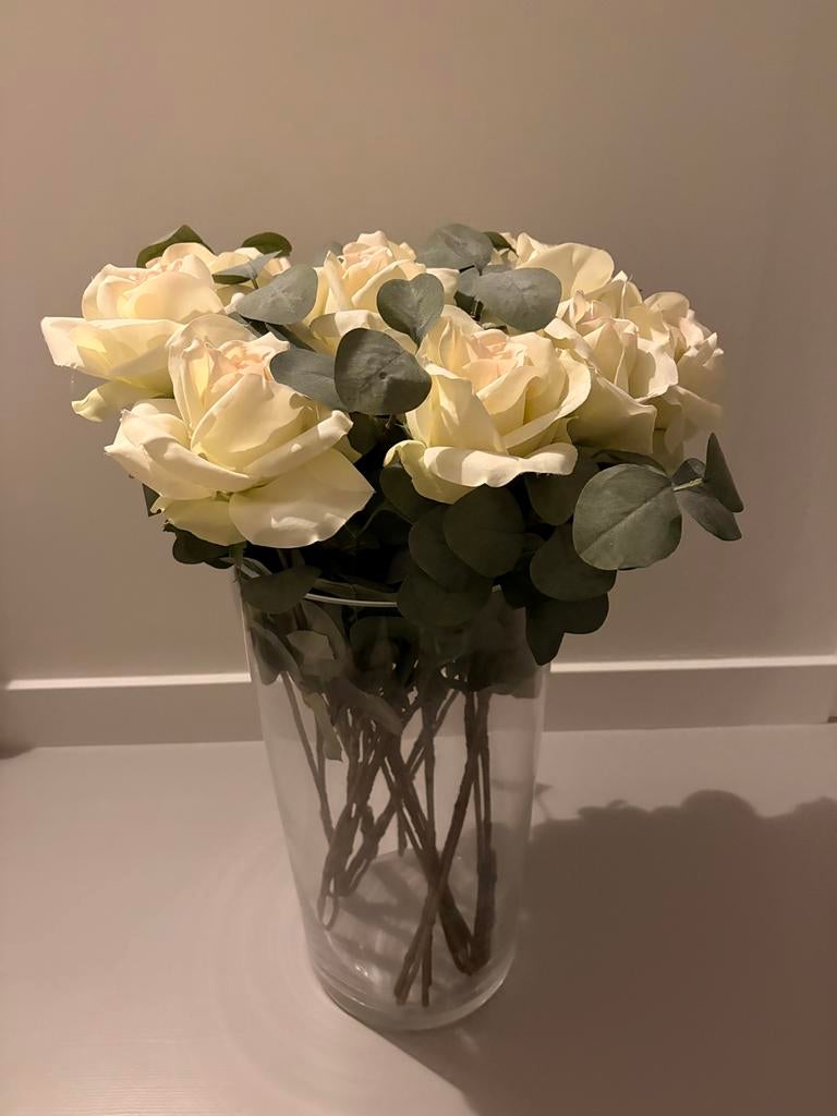 IKEA kunstbloemen rozen en eucalyptus, Huis en Inrichting, Woonaccessoires | Kunstplanten en Kunstbloemen, Ophalen, Zo goed als nieuw