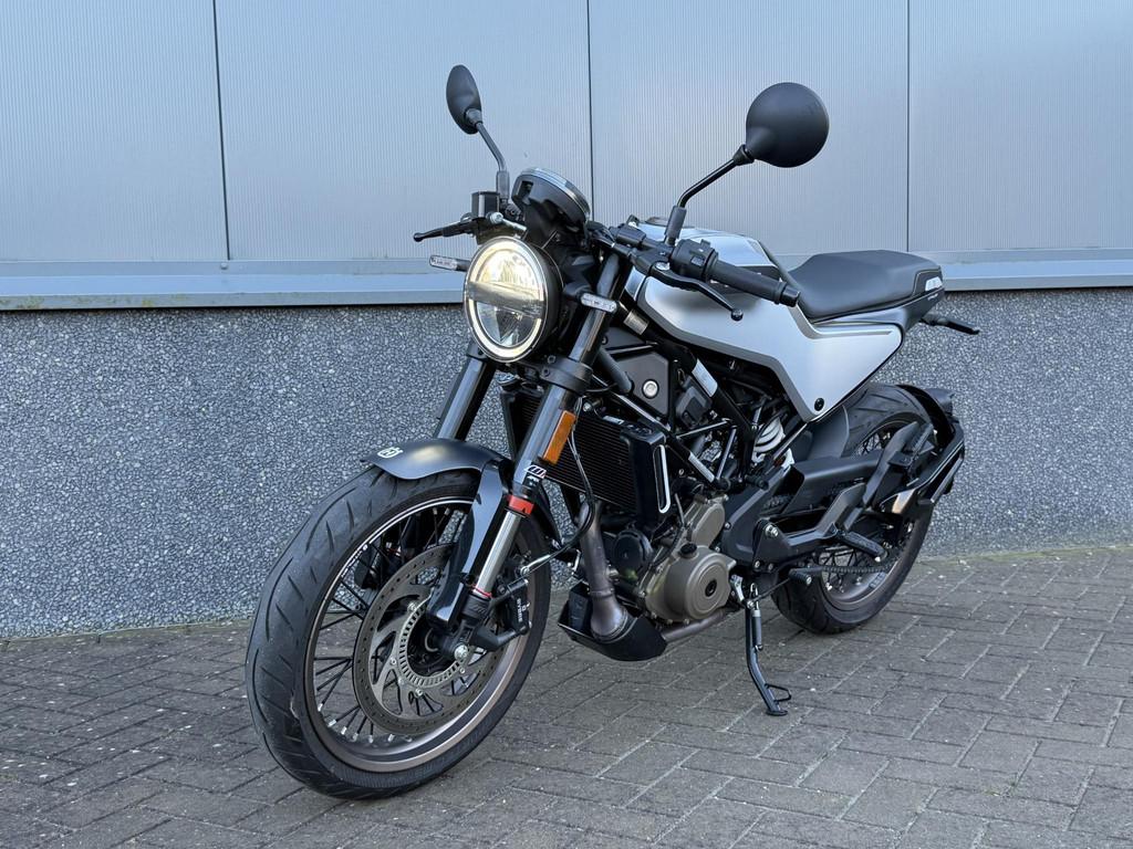 Husqvarna Vitpilen 401, Bedrijf, 399 cc, Toermotor, Info@motomondo.com