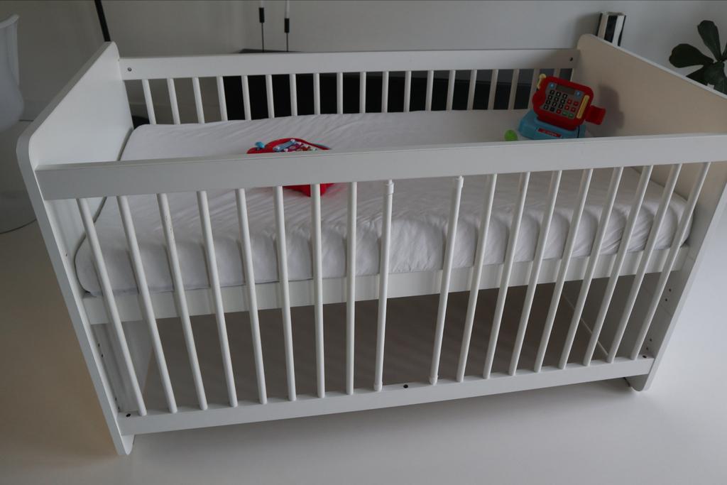 URGENT VERKOOP Kinderbed Petite Amelie, Ophalen, Verstelbaar, Eenpersoons, Wit