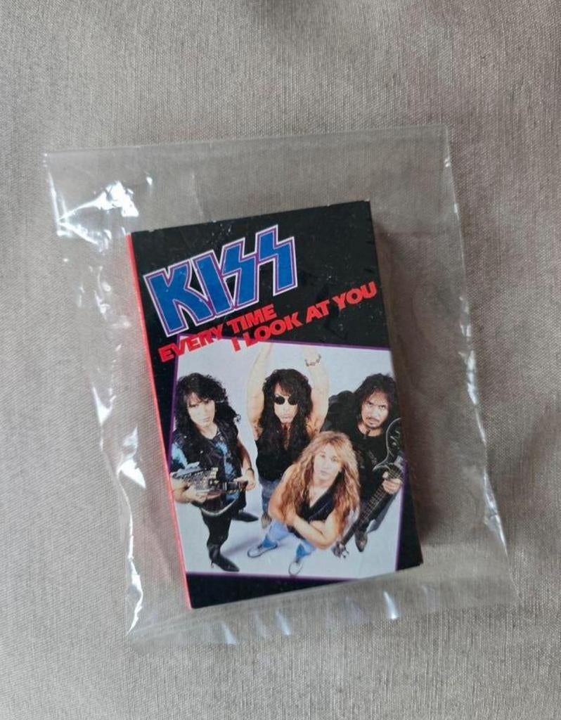 Kiss cassettebandje - Every Time I Look at You / Spit, Overige genres, 1 bandje, Ophalen of Verzenden, Origineel