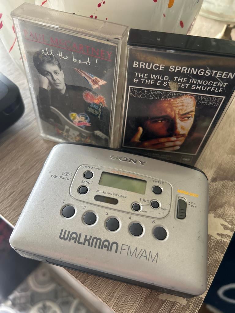 2 Walkmans te koop - Sony WM-FX413 en Sony WM-EX302, Audio, Tv en Foto, Walkmans, Discmans en Minidiscspelers, Ophalen, Walkman