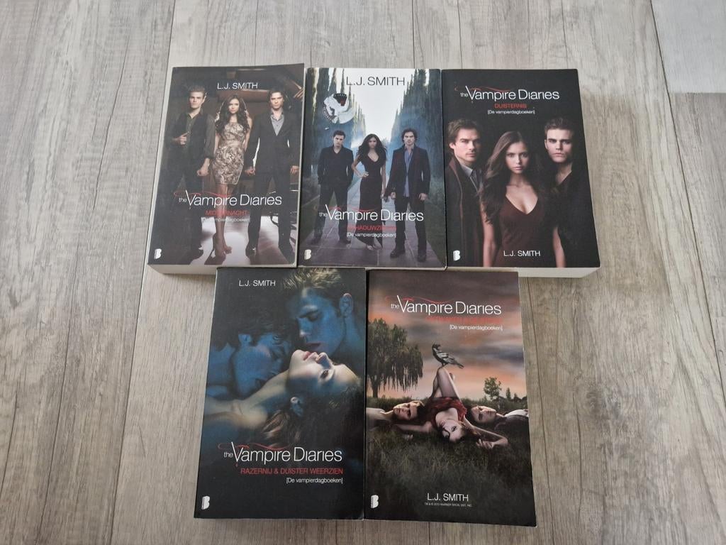 Boeken vampire diaries l j smith deel 1 tm 5 fantasy, Ophalen of Verzenden, Zo goed als nieuw
