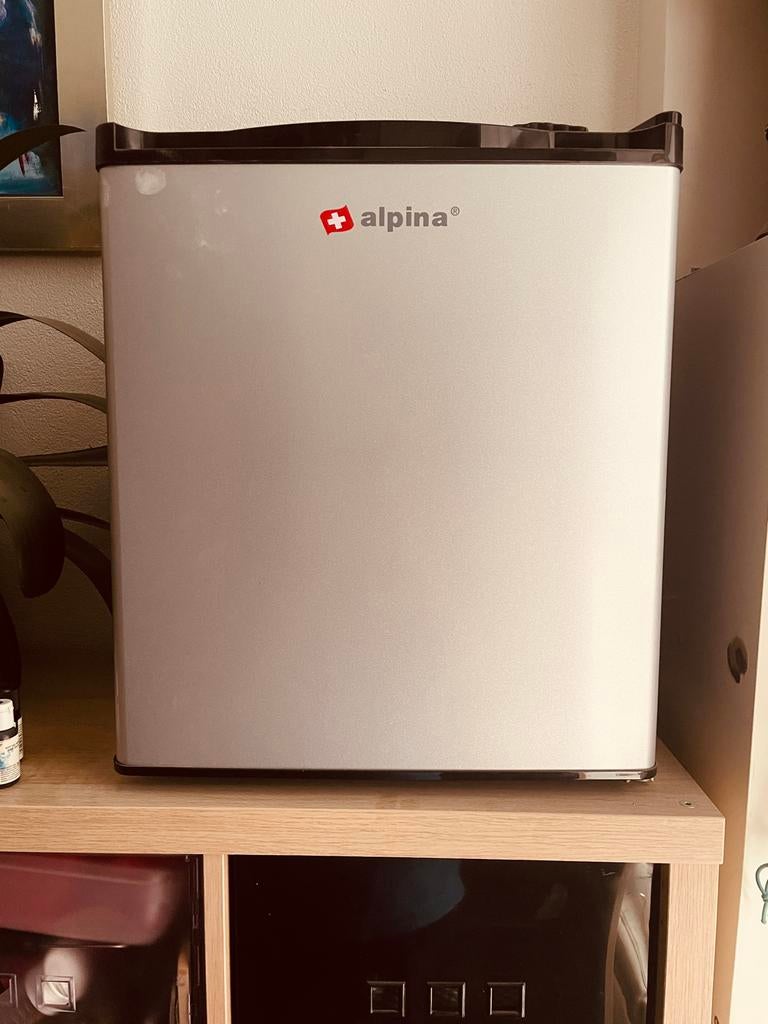 Alpina mini koelkast, Witgoed en Apparatuur, Koelkasten en IJskasten, Ophalen, Minder dan 75 liter, Zonder vriesvak, Gebruikt