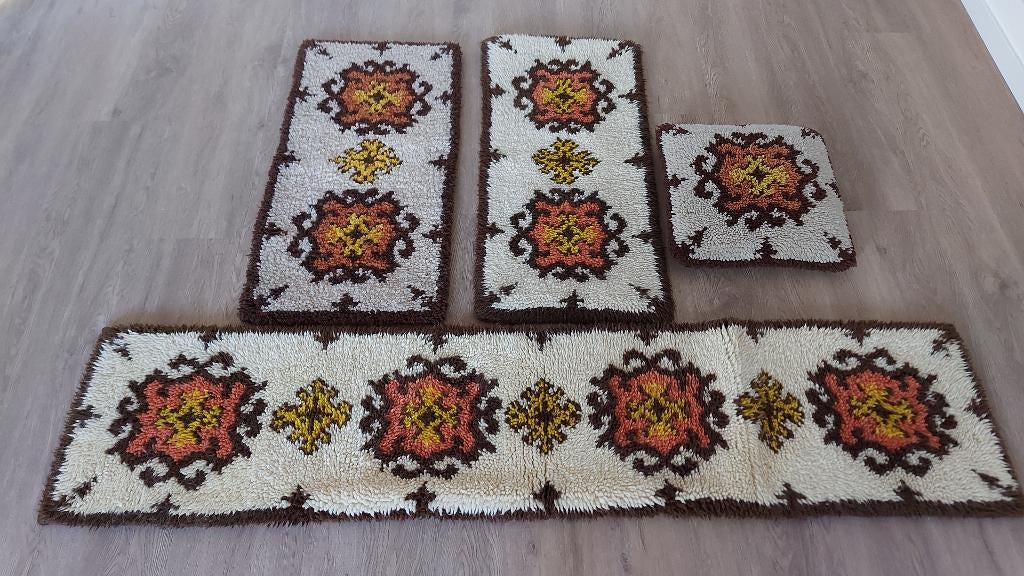 Handgeknoopt (Tufting) 2 kleine/1 grote kast/tafelloper,kuss, Ophalen