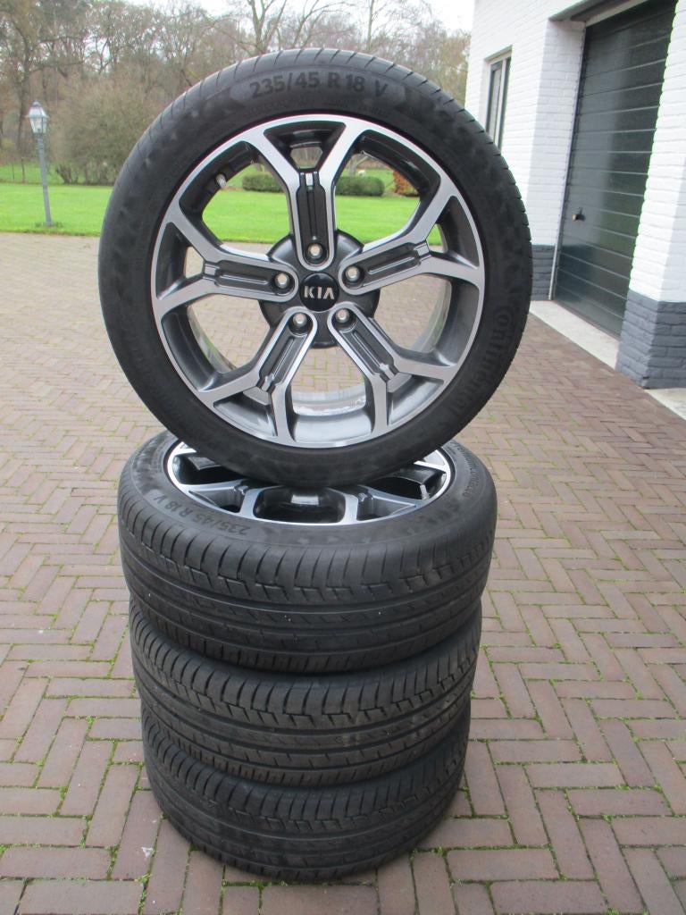 Originele Kia Xceed 18 inch velgen zomerbanden tpms IZGST, Auto-onderdelen, Ophalen, 18 inch, Gebruikt, Banden en Velgen