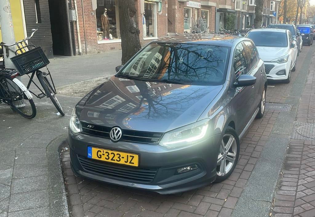 Volkswagen Polo 1.2 TSI 66KW DSG 2012 Zwart, Euro 5, Stof, 40 €/maand, Zwart