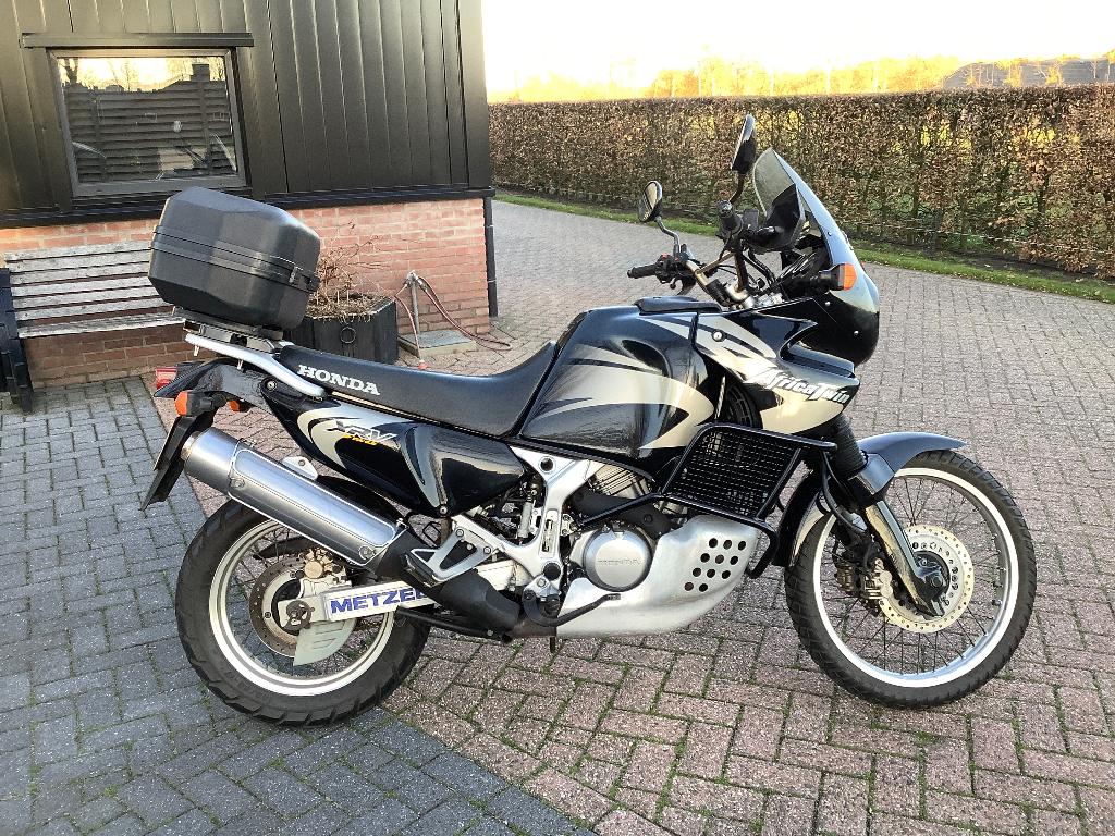 Motor africa twin arv750, Bedrijf, Toermotor
