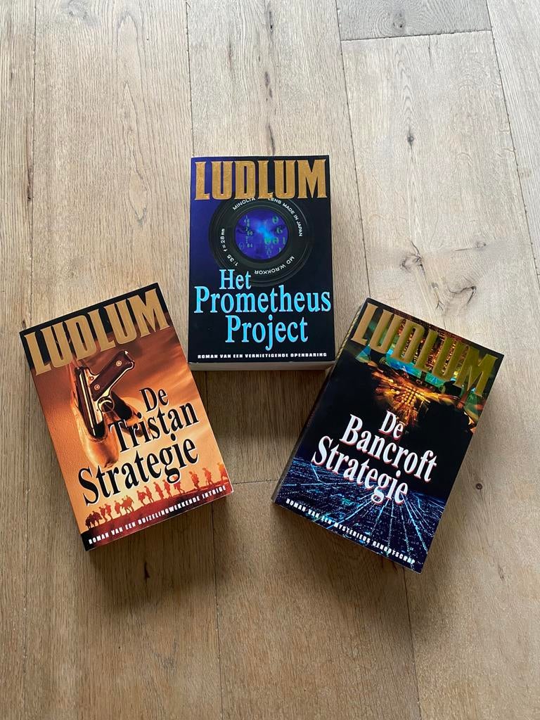 3 boeken van Ludlum, Boeken, Thrillers, Ophalen of Verzenden, Zo goed als nieuw, Amerika